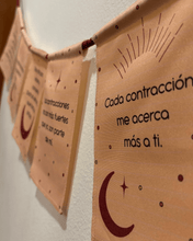 Cargar imagen en el visor de la galería, Banderines con frases de poder