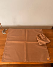 Cargar imagen en el visor de la galería, Paño y bolsito para la lectura de Oráculo y/o Tarot