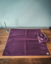 Cargar imagen en el visor de la galería, Paño y bolsito para la lectura de Oráculo y/o Tarot